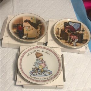 Avon Decorative Collectible Plates - Cream, Pink, Brown